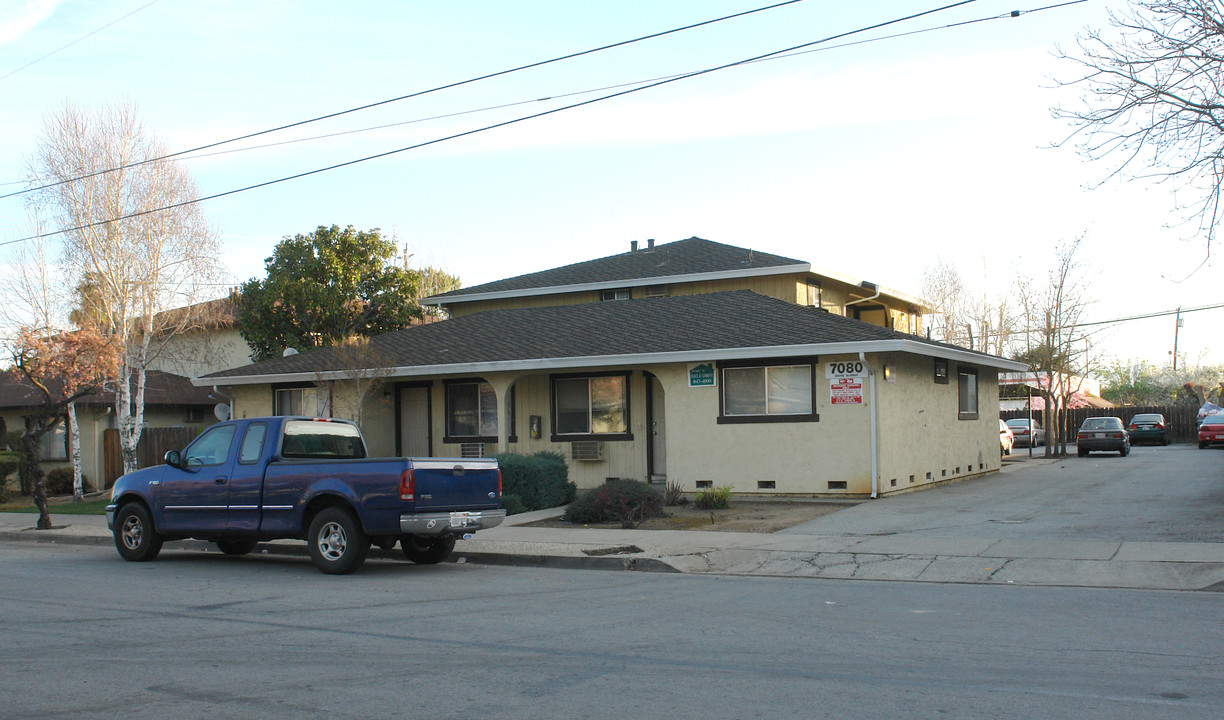 7080 Eigleberry St in Gilroy, CA - Building Photo