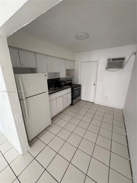 1474 NW 61st St in Miami, FL - Building Photo
