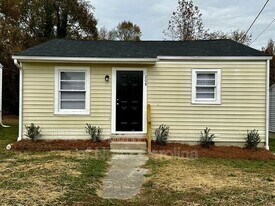 208 S Lexington Dr in Lexington, NC - Building Photo