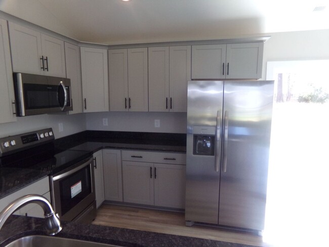 3830 Yorkshire Pl in Hopewell, VA - Building Photo - Building Photo