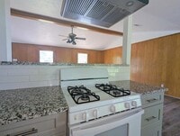 988 Jeffcote Rd photo'