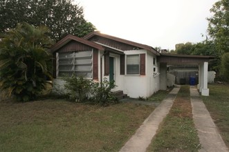 Grand Apartments in Ft. Myers, FL - Building Photo - Building Photo