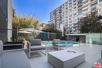 838 N Doheny Dr in West Hollywood, CA - Building Photo - Building Photo