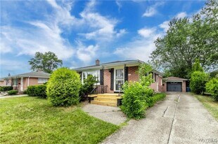 130 Alberta Dr in Buffalo, NY - Building Photo