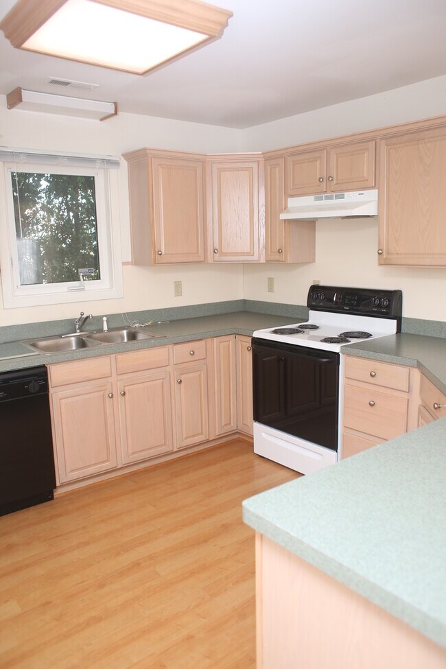 2513 Plateau Rd-Unit -Apt #B in Charlottesville, VA - Building Photo - Building Photo