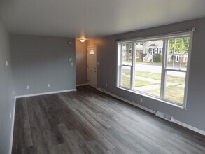 534 E 17th St, Unit 1 in Lockport, IL - Building Photo - Building Photo