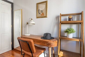 209 W 20th St in New York, NY - Building Photo - Building Photo