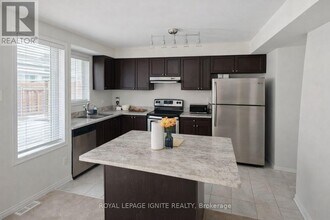 9 Bazin Rd in Ajax, ON - Building Photo - Building Photo