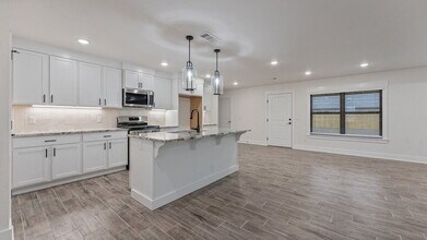 116 N Panther Ave in Farmington, AR - Foto de edificio - Building Photo