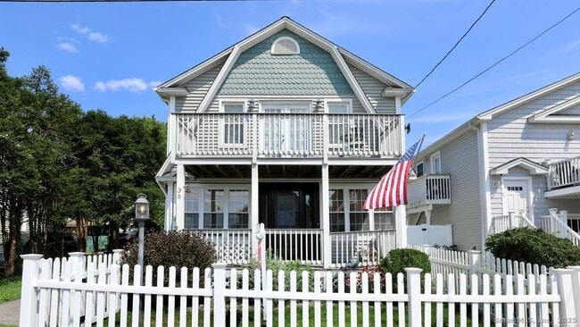 property at 35 Coolridge Rd