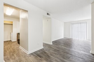 Huntleigh Woods in Mobile, AL - Foto de edificio - Building Photo