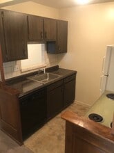 5950 Andrews Rd in Mentor On The Lake, OH - Foto de edificio - Building Photo