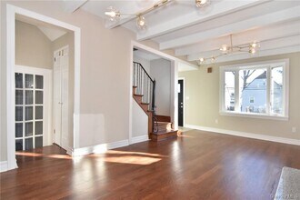 19 Longmeadow Rd in Yonkers, NY - Building Photo - Building Photo