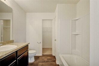 329 Yearwood Ln in Jarrell, TX - Building Photo - Building Photo