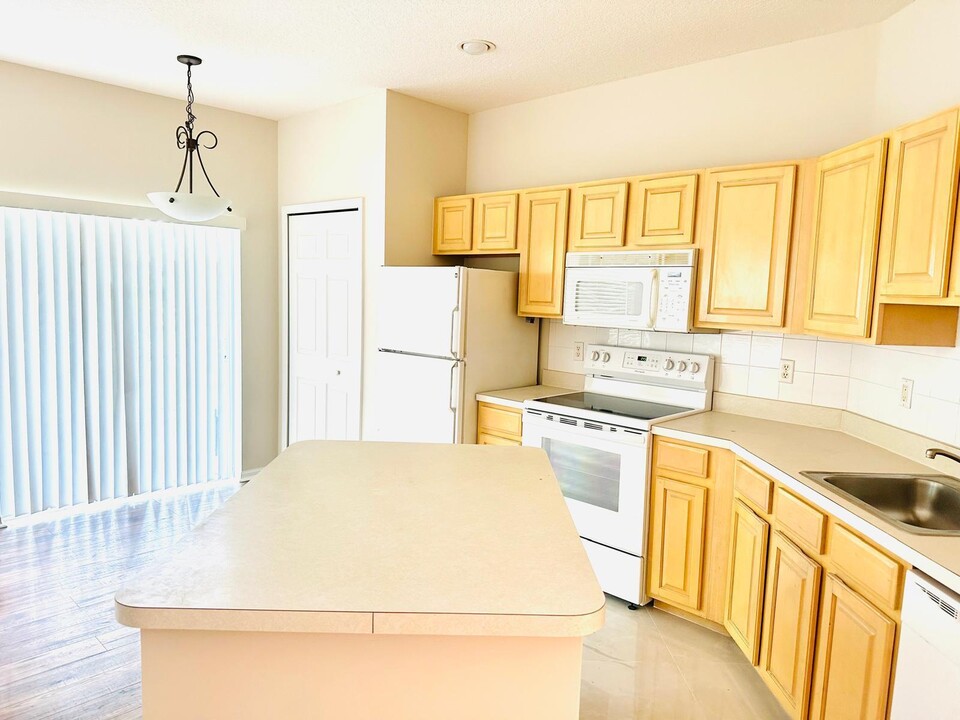 9933 Perfect Dr in Port St. Lucie, FL - Building Photo