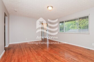 5501 Northcutt Pl in Dayton, OH - Foto de edificio - Building Photo