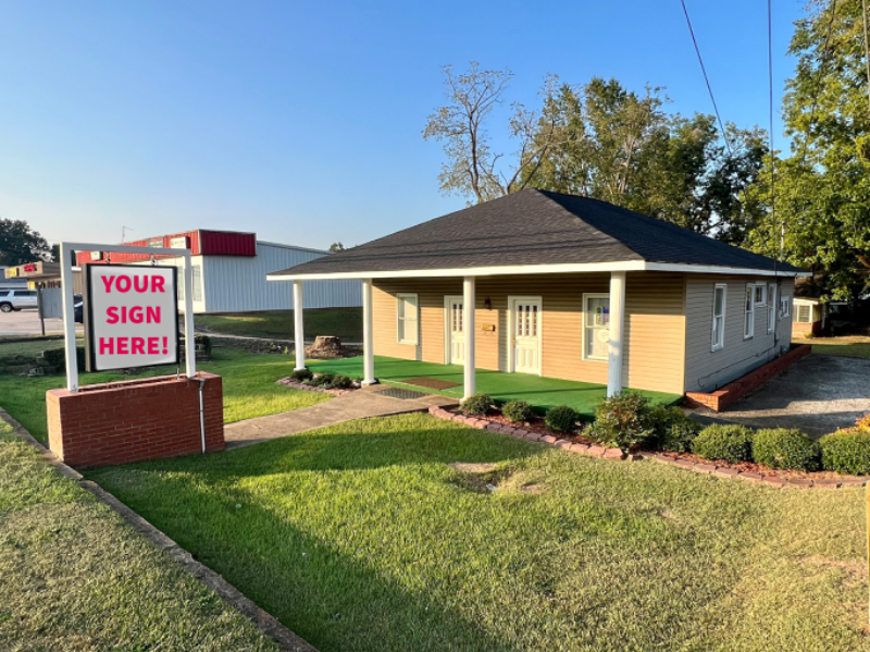 1811 Broad Ave in Lanett, AL - Building Photo