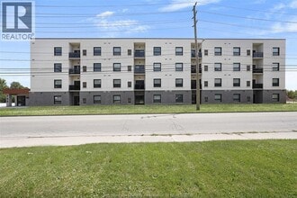 755 Grand Marais Rd E in Windsor, ON - Building Photo - Building Photo