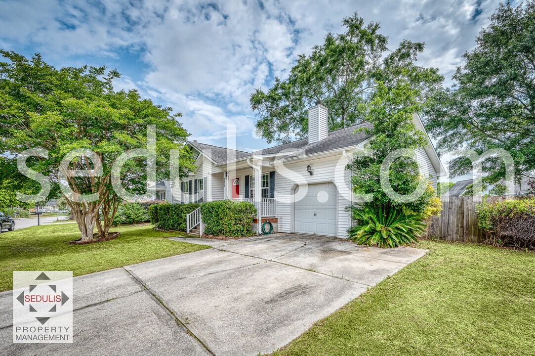 6634 Bent Creek Dr in Charleston, SC - Building Photo