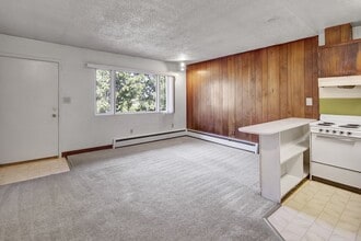 Country Lane in Anchorage, AK - Building Photo - Building Photo