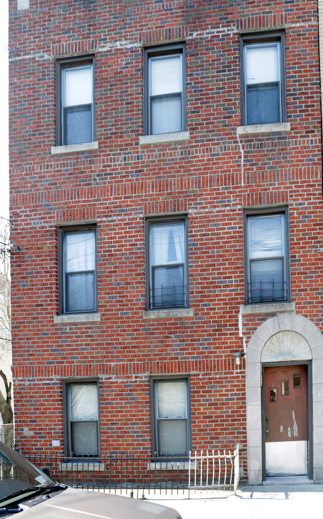 816 E 226th in Bronx, NY - Building Photo - Building Photo