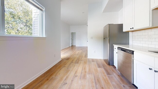 5225 Walnut St, Unit 4 in Philadelphia, PA - Building Photo - Building Photo