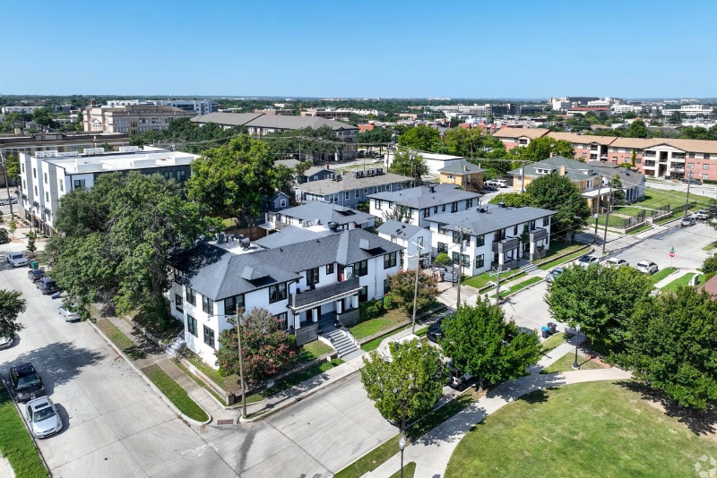 301-311 W Leuda St in Fort Worth, TX - Building Photo