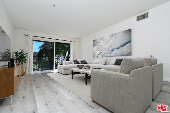property at 4501 Cedros Ave