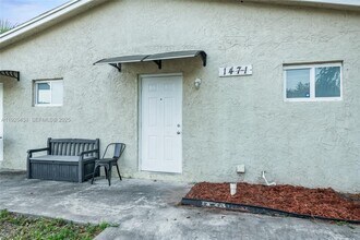1472 SW 44th Ave in Fort Lauderdale, FL - Building Photo - Building Photo