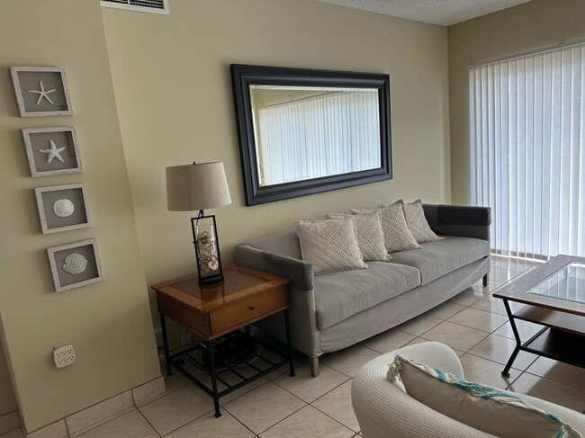 1985 S Ocean Dr in Hallandale Beach, FL - Foto de edificio - Building Photo