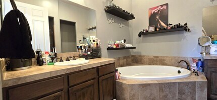 3952 W Salter Dr in Glendale, AZ - Building Photo - Building Photo