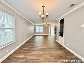 10627 N Shaenridge in San Antonio, TX - Building Photo - Building Photo