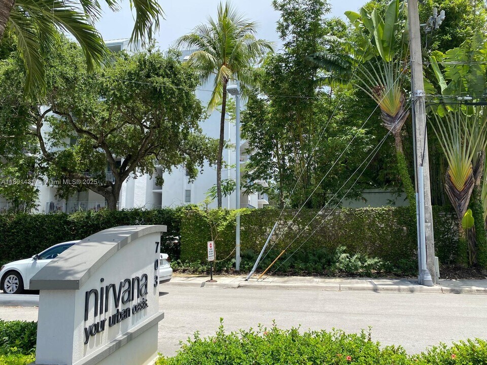 700 NE 63rd St in Miami, FL - Building Photo