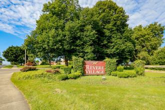 Revere Village Apartments in Dayton, OH - Foto de edificio - Building Photo
