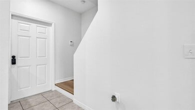 8525 Trail Wind Dr in Tampa, FL - Building Photo - Building Photo