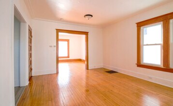 418 W Irving Ave in Oshkosh, WI - Building Photo - Building Photo