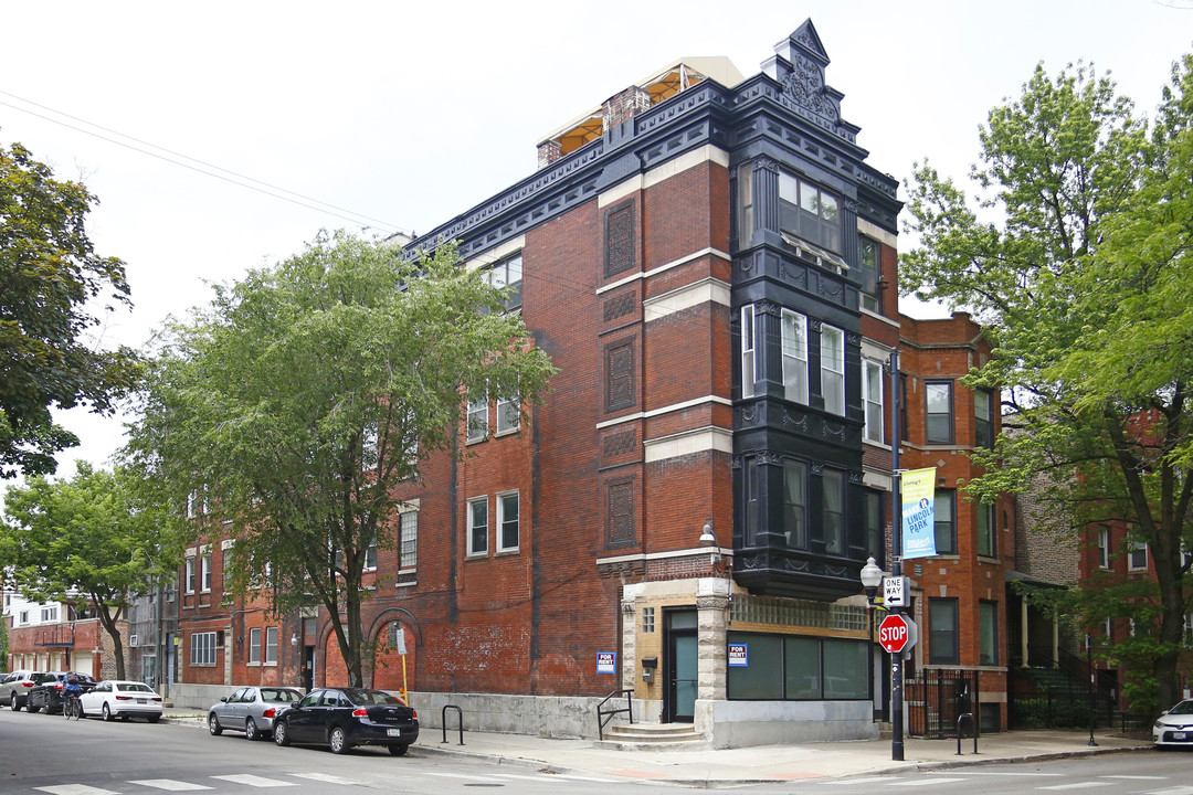 2100 N Sheffield Ave in Chicago, IL - Building Photo