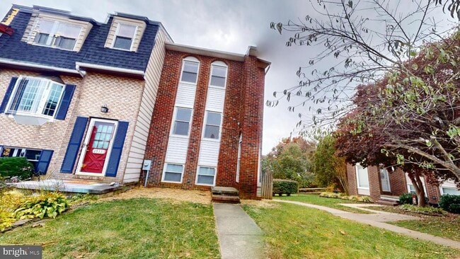 property at 2535 Vineyard Ln