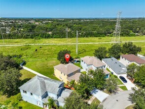 7902 Carriage Pointe Dr in Gibsonton, FL - Building Photo - Building Photo