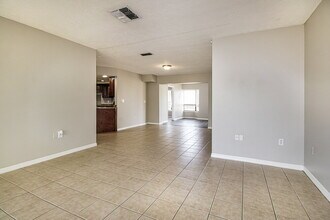 11171 Heathwood Ave in Spring Hill, FL - Building Photo - Building Photo