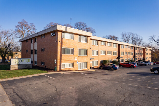 REO Town Apartments in Lansing, MI - Building Photo - Building Photo