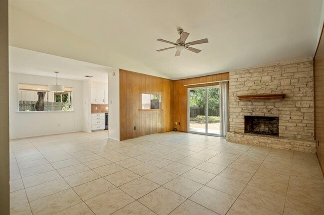9404 Shady Oaks Dr in Austin, TX - Building Photo - Building Photo