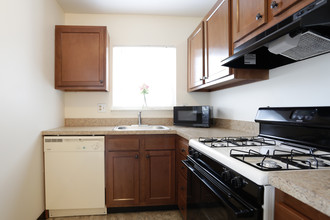 Scotchbrook Rental Townhomes in Philadelphia, PA - Building Photo - Interior Photo