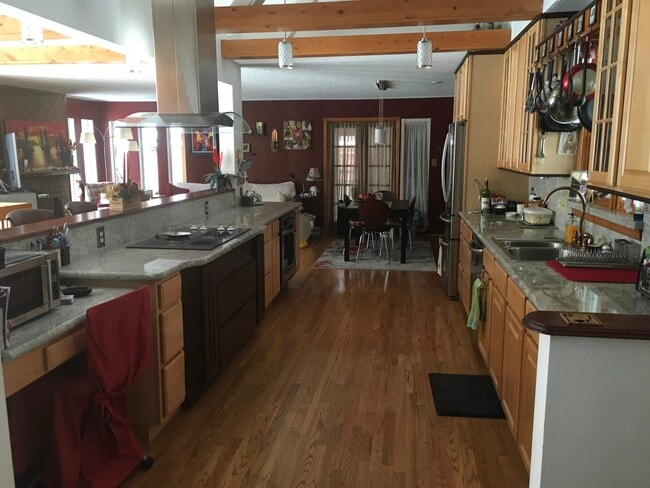 3000 Ward Ct