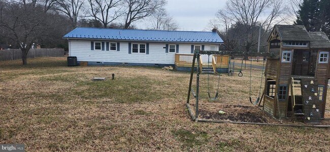 6015 Cracklingtown Rd in Hughesville, MD - Building Photo - Building Photo