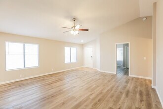 74 S Oak St in Chandler, AZ - Building Photo - Building Photo