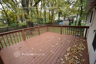 7939 Edgewood Ct in Woodridge, IL - Foto de edificio - Building Photo