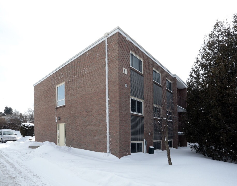 41 Brybeck Cres in Kitchener, ON - Building Photo