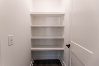 2055 Oakwood Ave in Nashville, TN - Building Photo - Building Photo