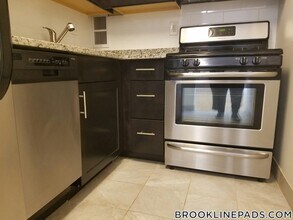 185 Freeman St in Brookline, MA - Building Photo - Building Photo